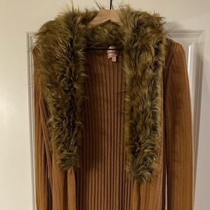 MUMU sweater with faux fur collar